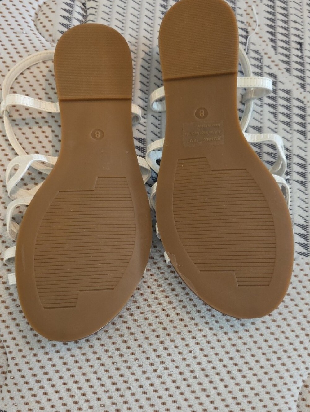 Women's White Strappy Flat Sandals by Cushionaire NWOT - Picture 2 of 2